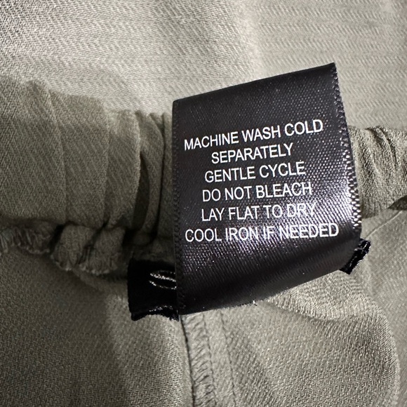 Soho Apparel green pants with New condition. - Picture 7 of 9